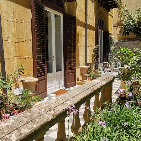 Garden In Private On Via Liberta Bed & Breakfast 2*